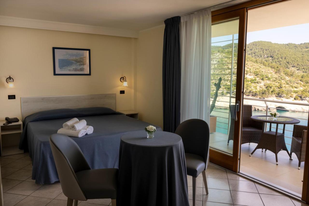 Pugnochiuso Resort Hotel Del Faro Vieste Exteriör bild