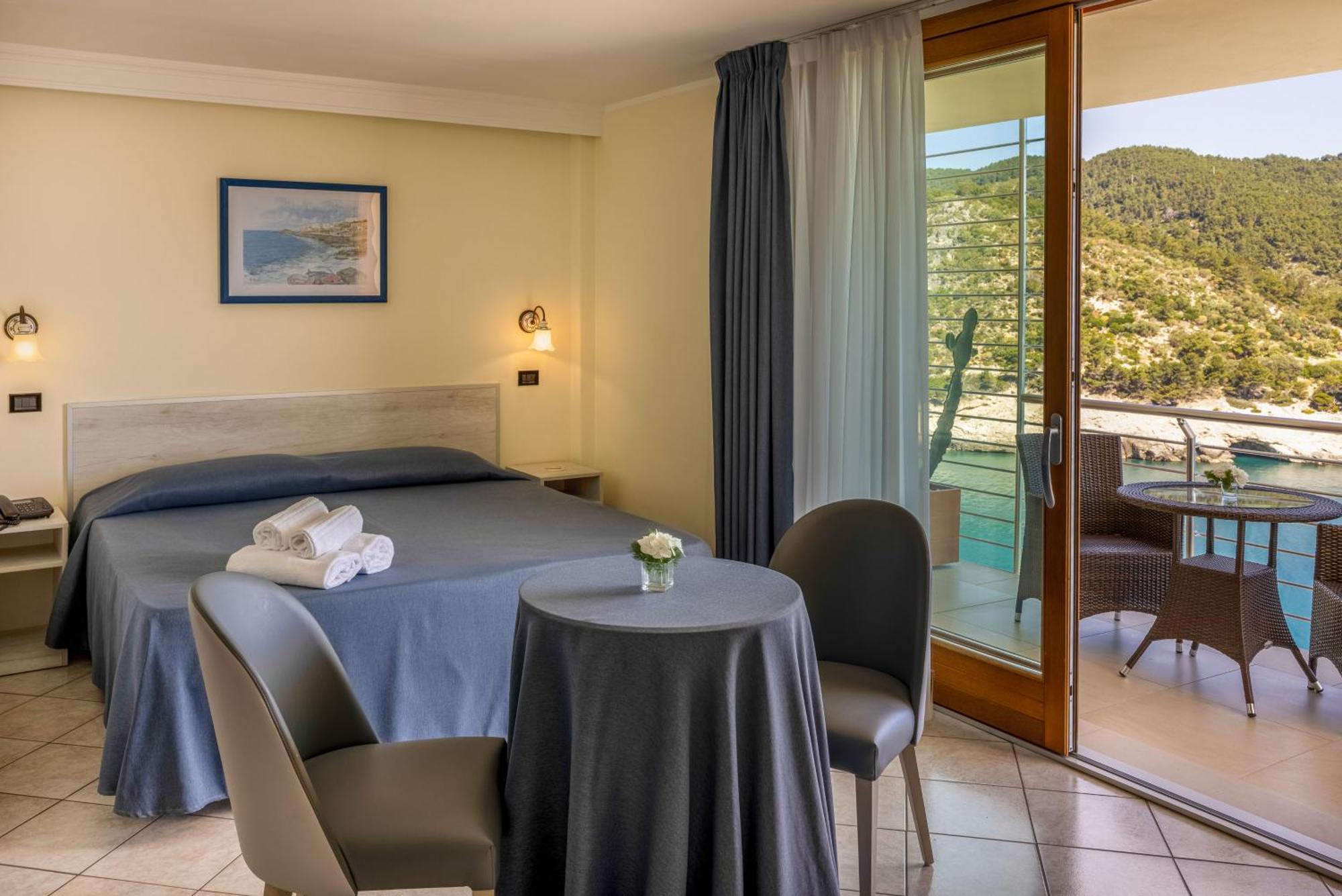 Pugnochiuso Resort Hotel Del Faro Vieste Exteriör bild