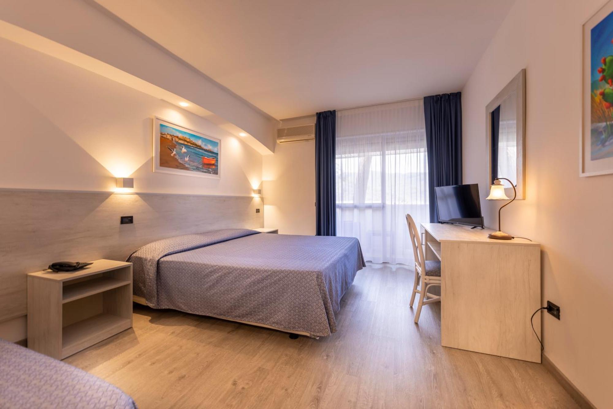 Pugnochiuso Resort Hotel Del Faro Vieste Exteriör bild