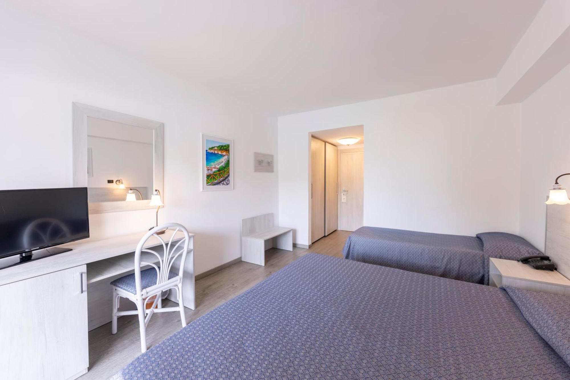 Pugnochiuso Resort Hotel Del Faro Vieste Exteriör bild