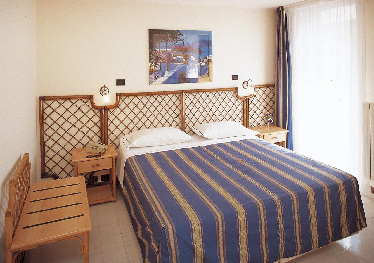 Pugnochiuso Resort Hotel Del Faro Vieste Exteriör bild
